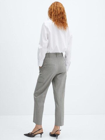 Regular Pantalon à plis 'Manu' MANGO en gris