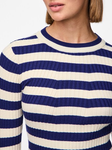 Pull-over 'PCCrista' PIECES en bleu