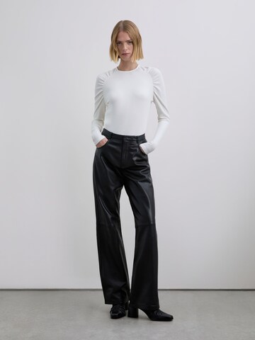 Scalpers Tričko – bílá: přední strana