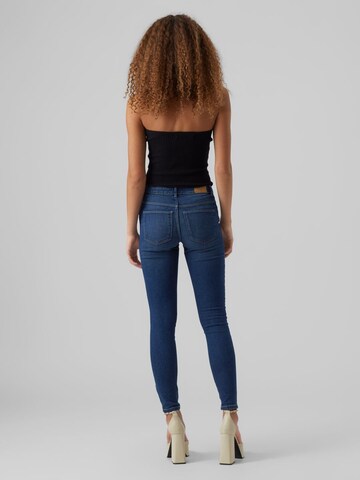 VERO MODA Skinny Jeans 'June' in Blau