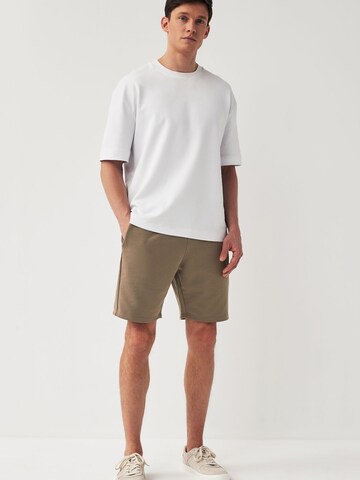 regular Pantaloni di Next in marrone