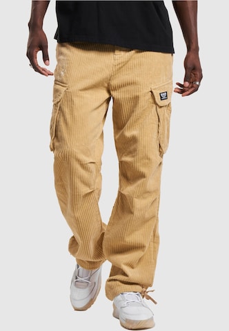 Regular Pantalon cargo Karl Kani en beige : devant