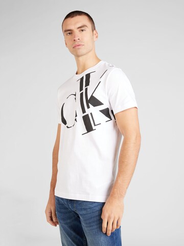 Tricou de la Calvin Klein Jeans pe alb: față