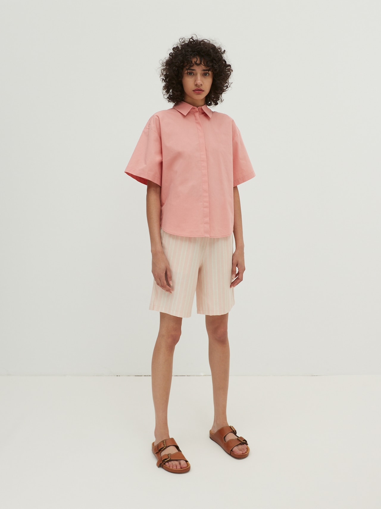 EDITED Produkte Shorts 'Lexi' creme