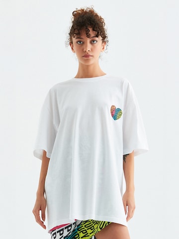 Rockupy Oversizeshirt 'Samu'‌‌‌‌‌‌‌‌ in Weiß: Vorderseite