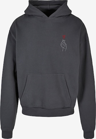 Merchcode Sweatshirt 'K Heart' in Grijs: voorkant