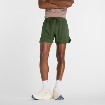 Regular Pantalon de sport 'RC 5' new balance en vert : devant