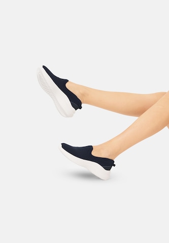 Scarpa slip-on di Elara in blu