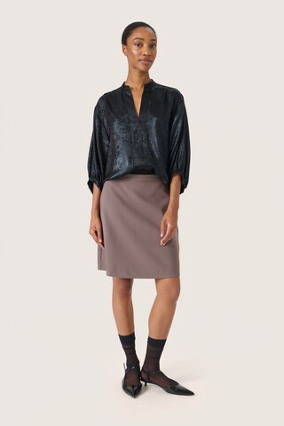 SOAKED IN LUXURY Bluse 'SLElvie' i sort