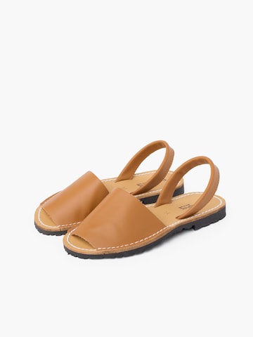 Sandalo di Pisamonas in marrone