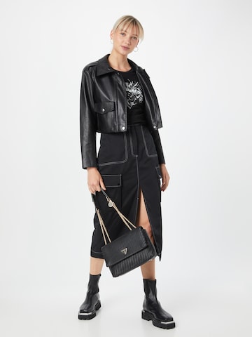GUESS T-Shirt in Schwarz