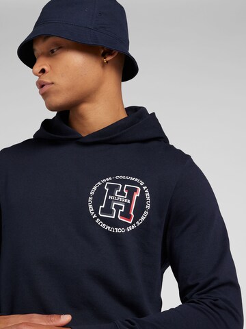 TOMMY HILFIGER Sweatshirt i blå