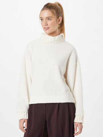 Pull-over OVS en blanc : devant