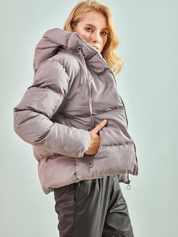 Bianco Lucci - Casaco de inverno em roxo