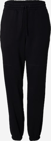 4F Tapered Urheiluhousut värissä musta: etupuoli