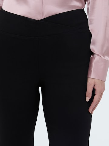 Fiorella Rubino - Acampanado Pantalón en negro