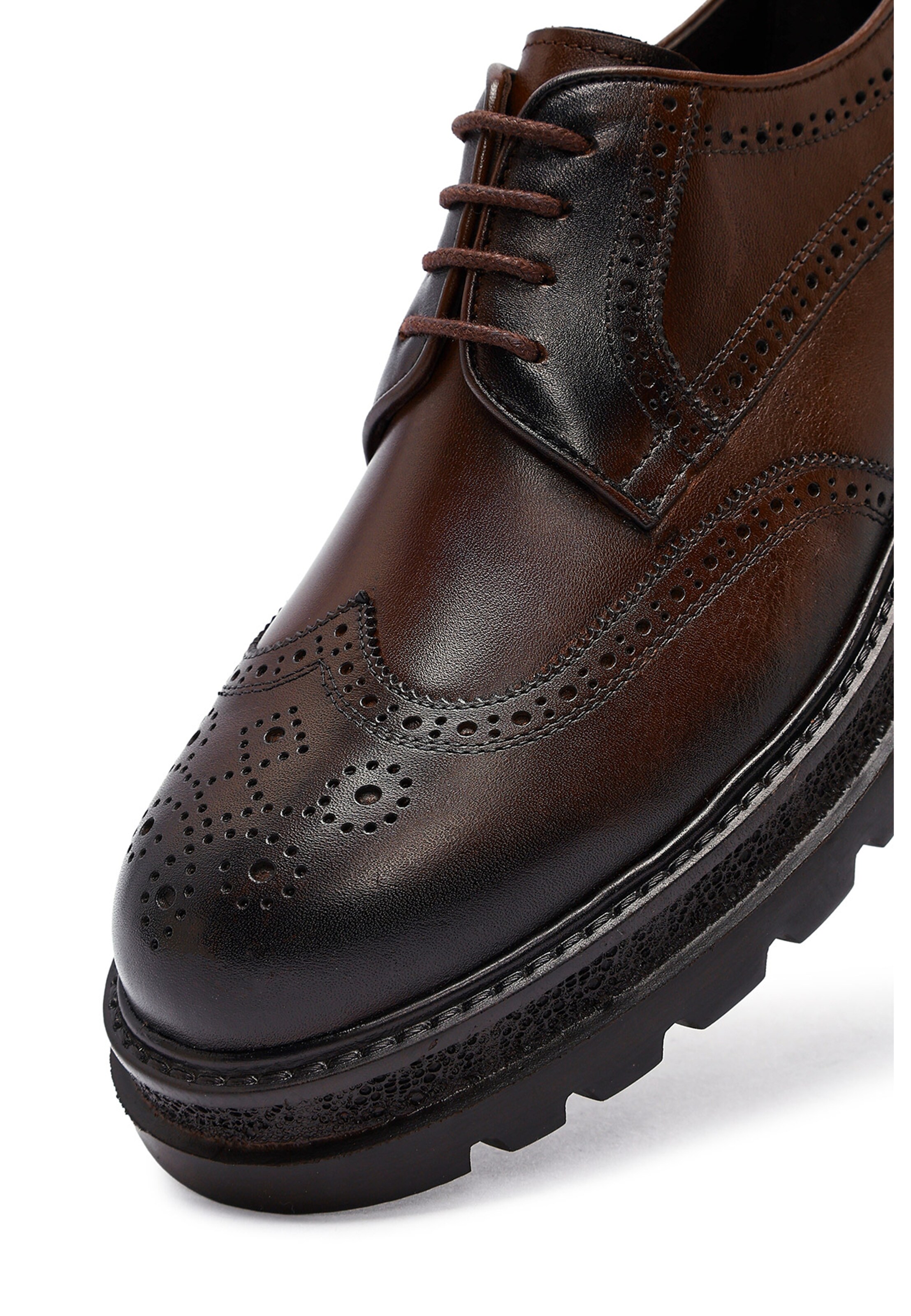 Chaussure à lacets Derimod en marron