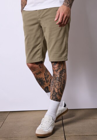 Street One MEN Regular Chinoshorts mit Struktur in Beige: Vorderseite