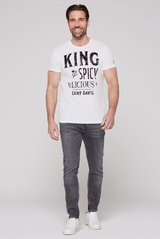 CAMP DAVID T-Shirt mit Label Print in Weiß