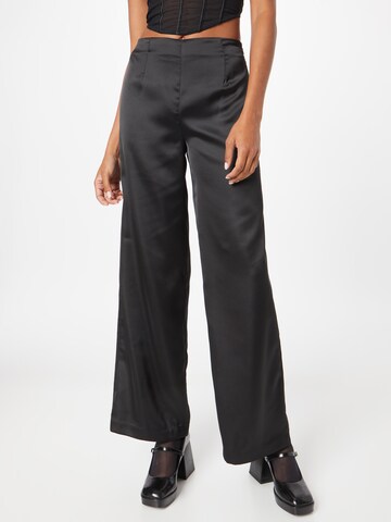 Wide leg Pantaloni de la NA-KD pe negru: față