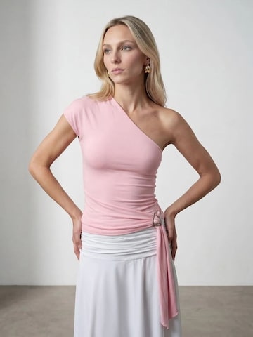 Dilvin Blouse in Pink: front
