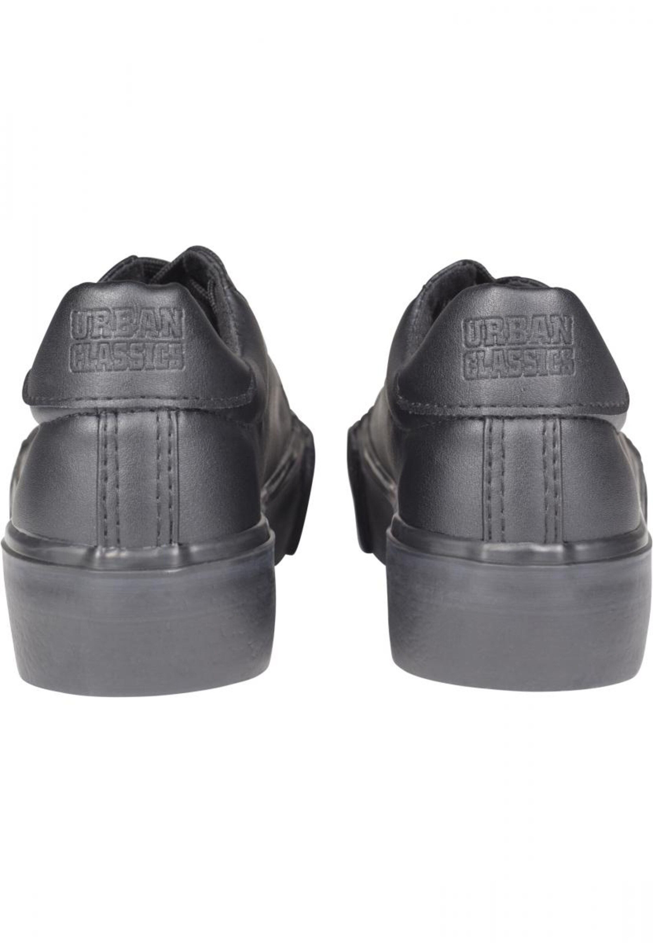 Urban Classics Sneakers in Black