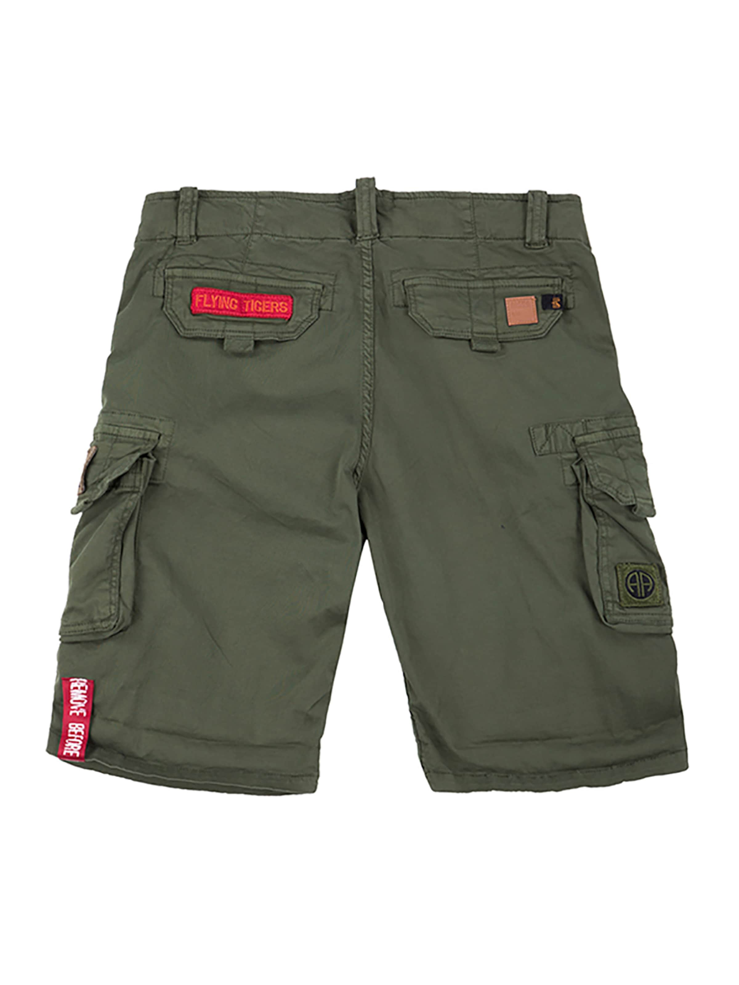 ALPHA INDUSTRIES Regular Hose 'Crew'‌‌ in Grün