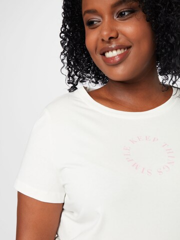 Vero Moda Curve - Camiseta 'SANDRA' en blanco