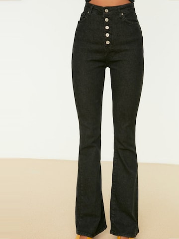 Trendyol Na zvonec Kavbojke | črna barva