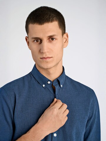 Coupe regular Chemise Lindbergh en bleu