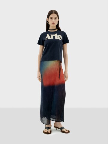 Thinking MU T-shirt 'Arte' i blå