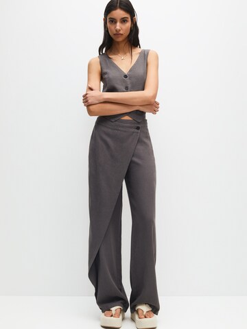 Pull&Bear Loose fit Trousers in Grey