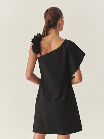 TATUUM Obleka 'KONTESI' | črna barva