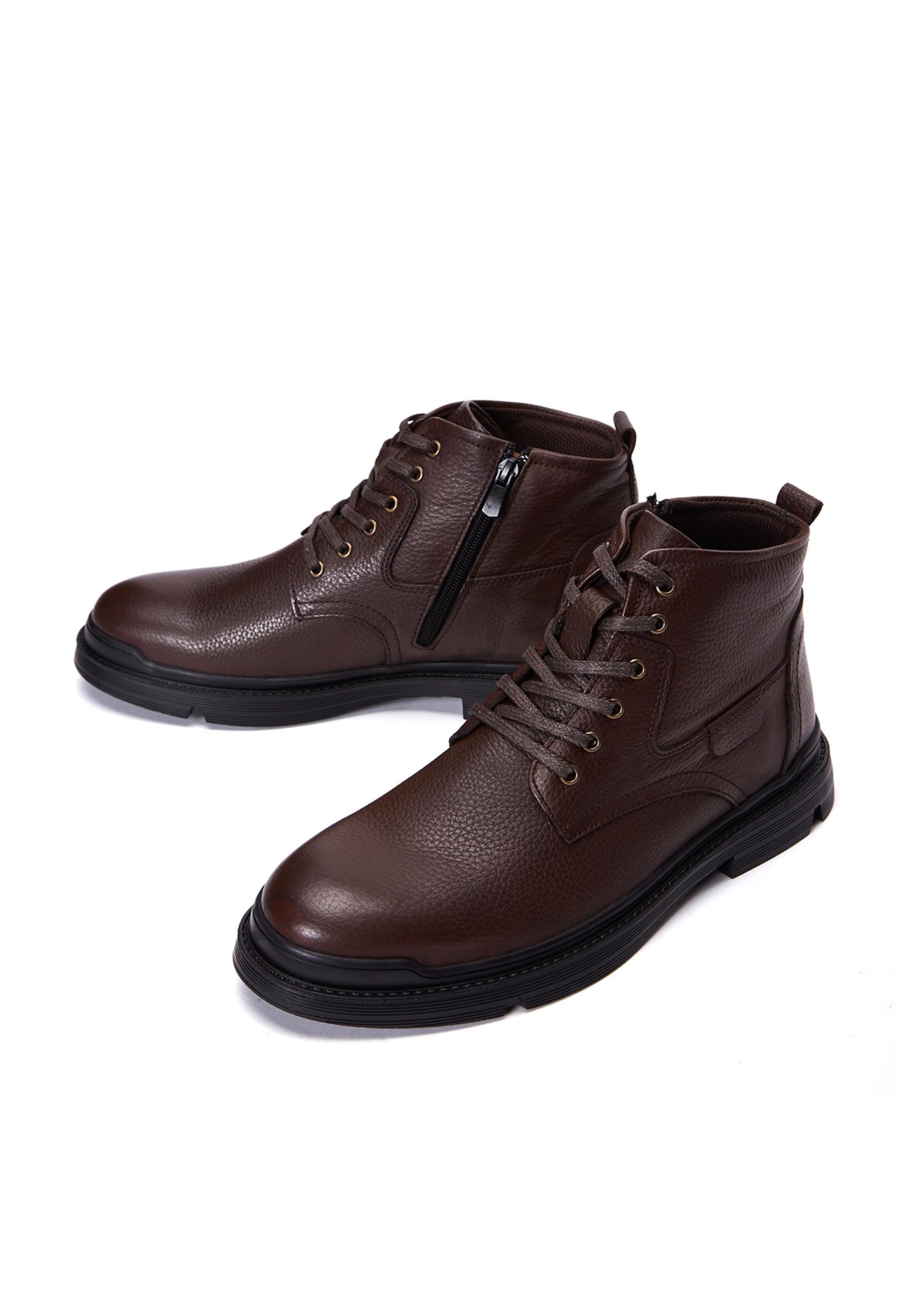 Boots stringati di Derimod in marrone