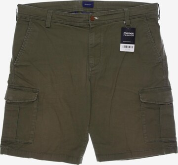 GANT Shorts in 36 in Green: front