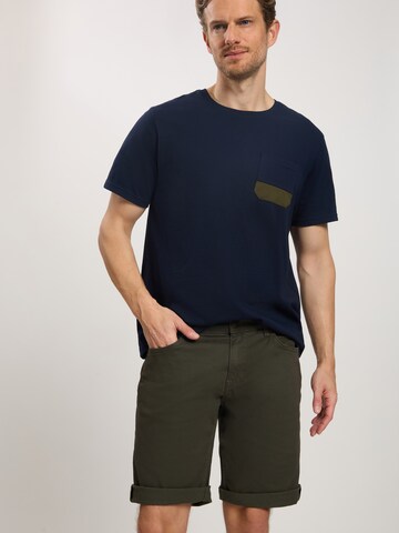 CROSS JEANS Regular Shorts 'Leom' in Grün