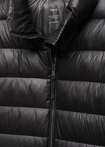 MANGO Zimska jakna | črna barva