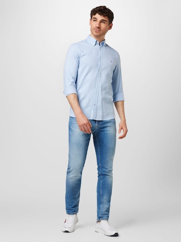 TOMMY HILFIGER - Slim Fit Camisa em azul