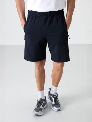 Tommy Life Regular Pants in Blue