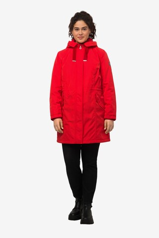 Manteau fonctionnel Ulla Popken en rouge