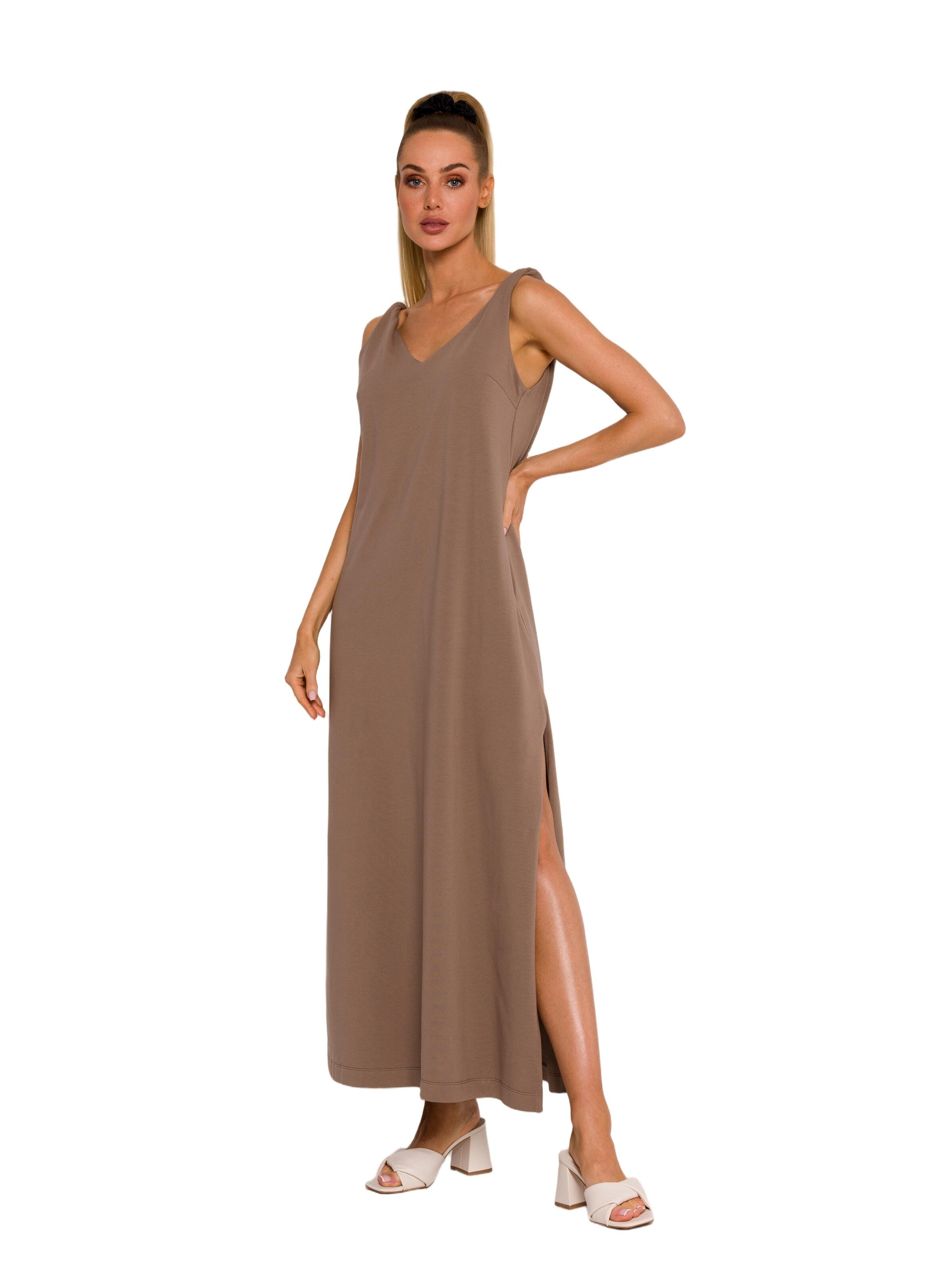 Rochie de la made of emotion pe maro