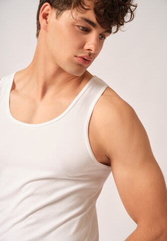 Skiny Undershirt in White