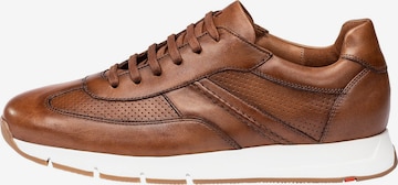 LLOYD Sneakers laag 'Adlay' in Bruin: voorkant