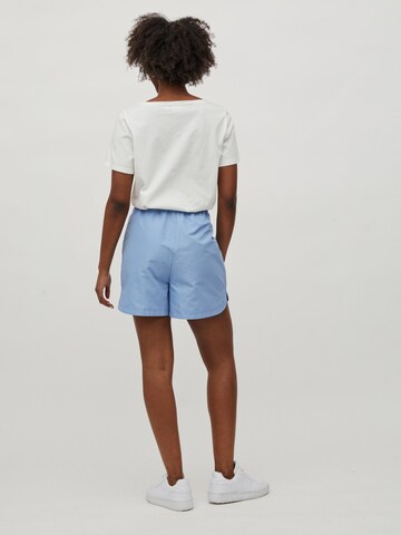 VILA Regular Shorts 'LIRO' in Blau