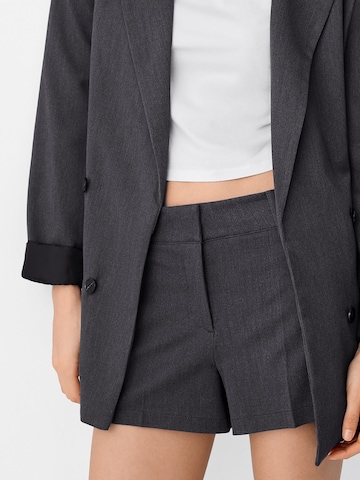 Blazer Bershka en gris