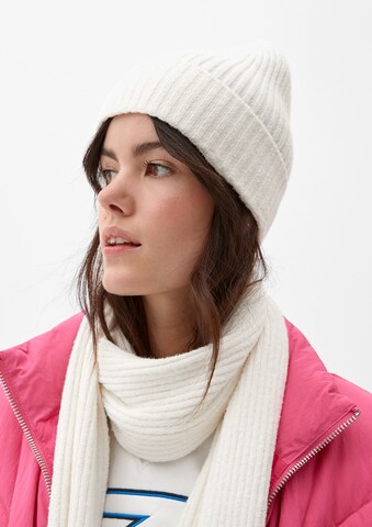 s.Oliver Beanie in White: front