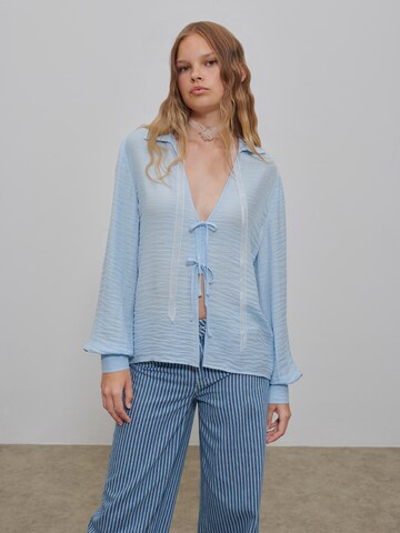 florence by mills exclusive for ABOUT YOU Блузка 'Butternut' в Синий: спереди