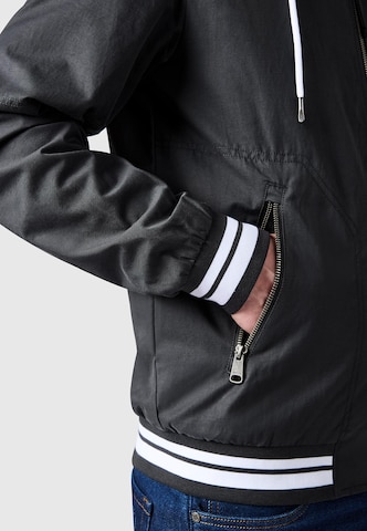 Veste mi-saison 'Stewan' Ragwear en noir