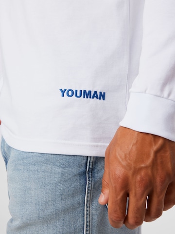 Tricou de la Youman pe alb