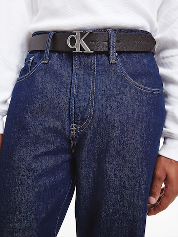 Calvin Klein Jeans حزام بلون أسود: الأمام